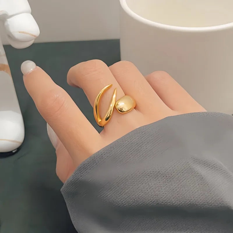 Elsa - Luxuriöser 18K Vergoldeter Edelstahl-Ring mit Tropfen-Design